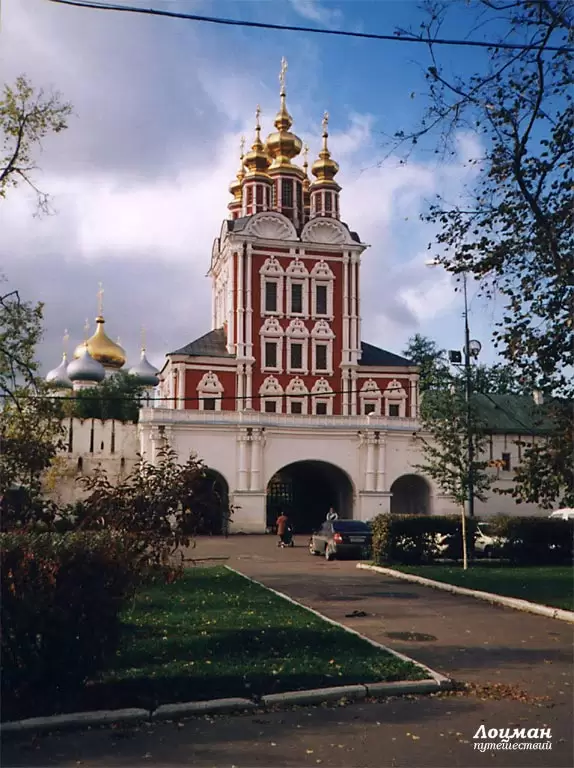 Новодевичий монастырь, Надвратная Преображенская церковь Новодевичий монастырь, Надвратная Преображенская церковь