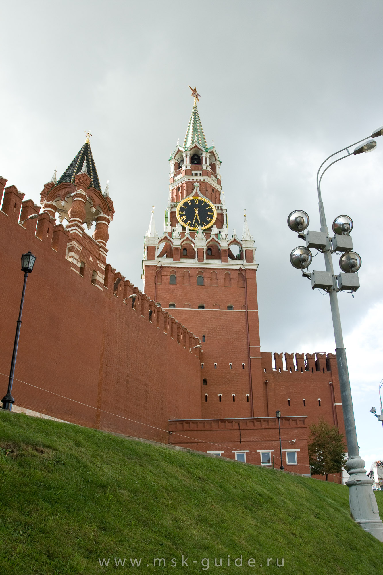 Спасская башня Московского кремля Спасская башня Московского кремля